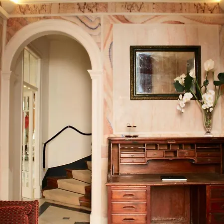 Сasa de vacaciones Garden Mansion In Historic Center By Lovelystay