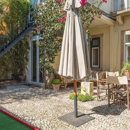 בית נופש Garden Mansion In Historic Center By Lovelystay