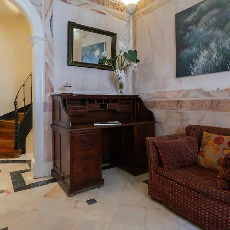 Garden Mansion In Historic Center By Lovelystay Casa vacanze Lisbona