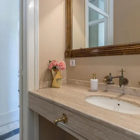Garden Mansion In Historic Center By Lovelystay Casa vacanze Lisbona
