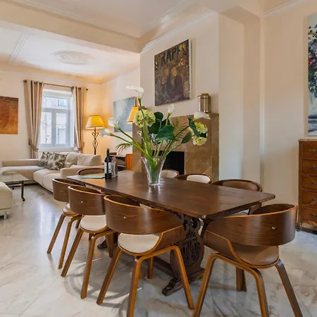 Garden Mansion In Historic Center By Lovelystay Лиссабон