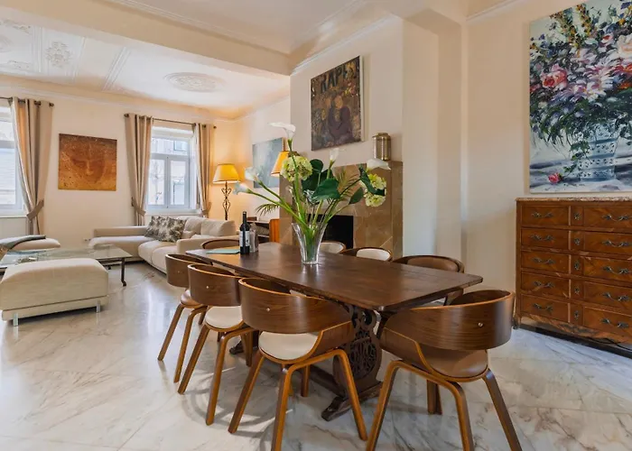 Garden Mansion In Historic Center By Lovelystay Lisboa