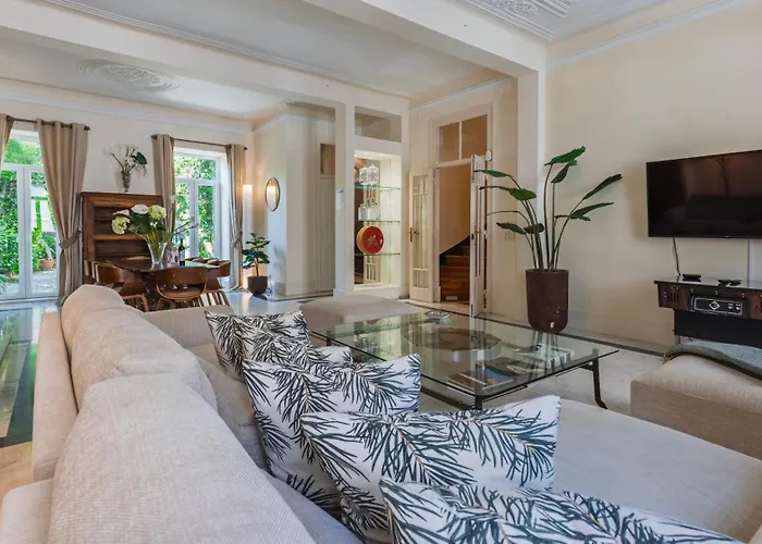 بيت للعطل Garden Mansion In Historic Center By Lovelystay